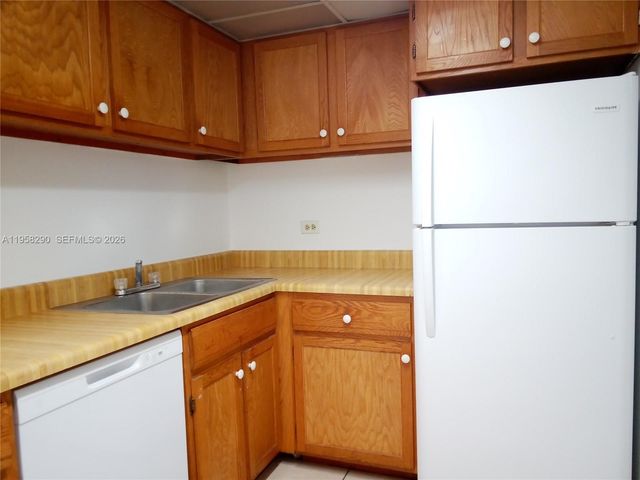 3720 Inverrary Drive 2S, Lauderhill, FL 33319
