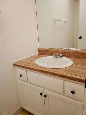 3720 Inverrary Drive 2S, Lauderhill, FL 33319