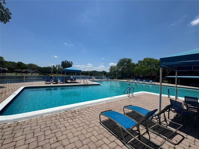 3720 Inverrary Drive 2S, Lauderhill, FL 33319