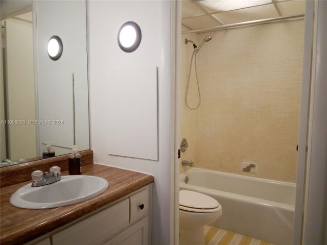3720 Inverrary Drive 2S, Lauderhill, FL 33319