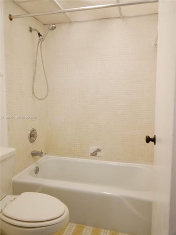 3720 Inverrary Drive 2S, Lauderhill, FL 33319