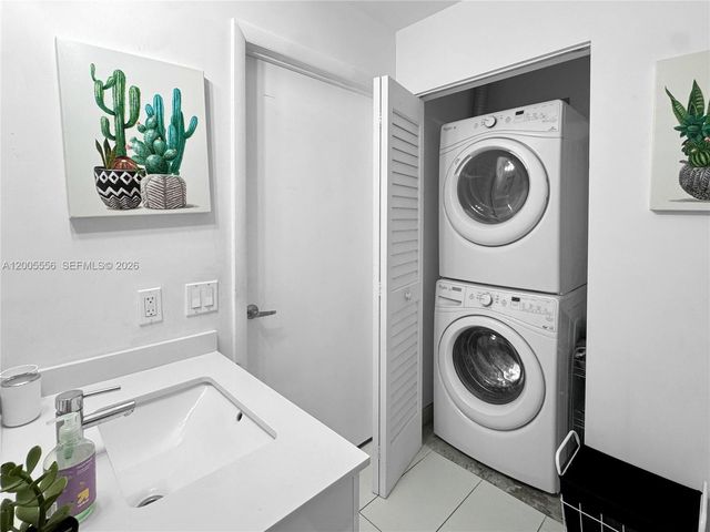 151 SE 1st St 2702, Miami, FL 33131