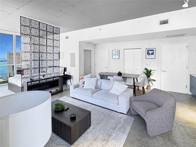 151 SE 1st St 2702, Miami, FL 33131