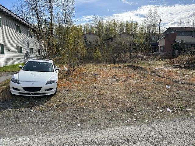 115 Grand Larry Street, Anchorage, AK 99504