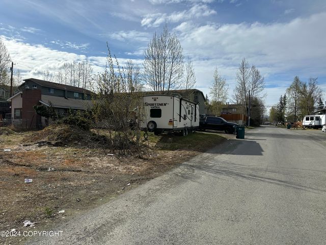 115 Grand Larry Street, Anchorage, AK 99504