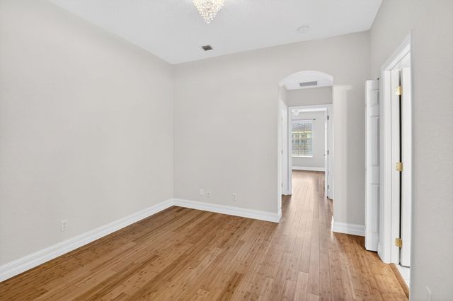 21 Largo Way, Boynton Beach, FL 33426