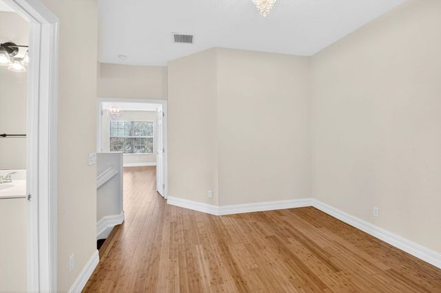 21 Largo Way, Boynton Beach, FL 33426