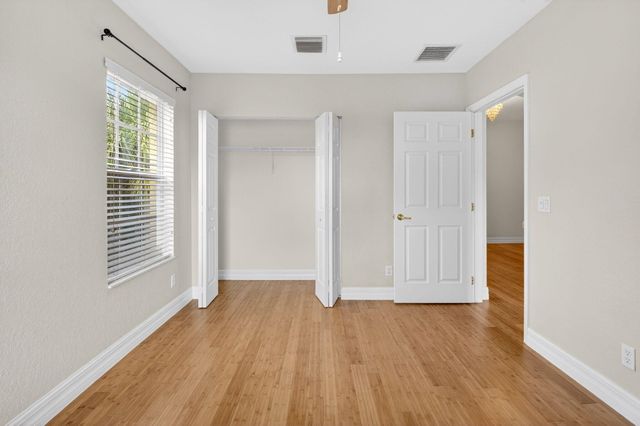 21 Largo Way, Boynton Beach, FL 33426