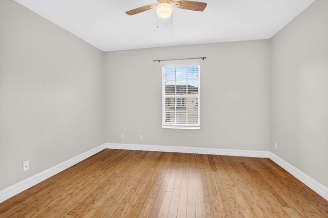 21 Largo Way, Boynton Beach, FL 33426