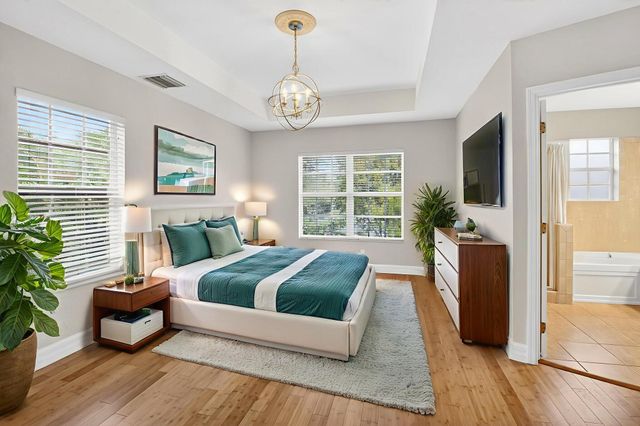 21 Largo Way, Boynton Beach, FL 33426