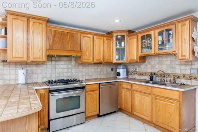 401 Pointe Tremble Road, Algonac, MI 48001