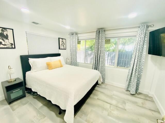 701 NE 17 Way, Fort Lauderdale, FL 33304