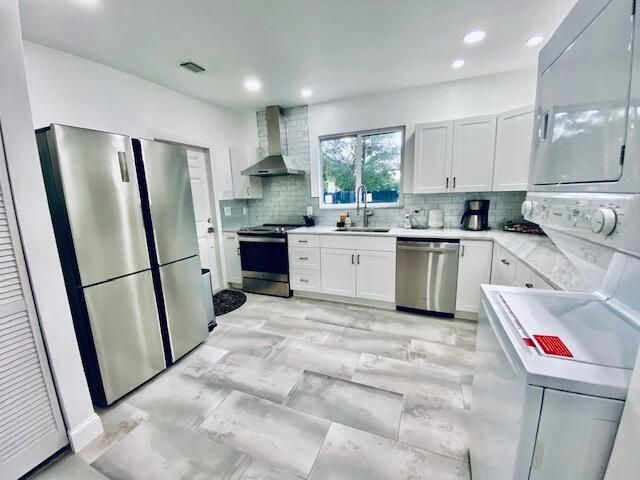 701 NE 17 Way, Fort Lauderdale, FL 33304