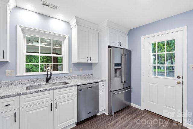 10211 Meadow Hollow Drive, Charlotte, NC 28227