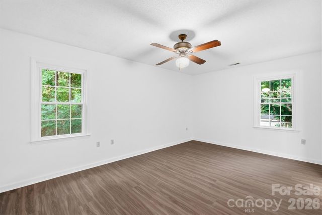 10211 Meadow Hollow Drive, Charlotte, NC 28227