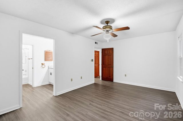 10211 Meadow Hollow Drive, Charlotte, NC 28227