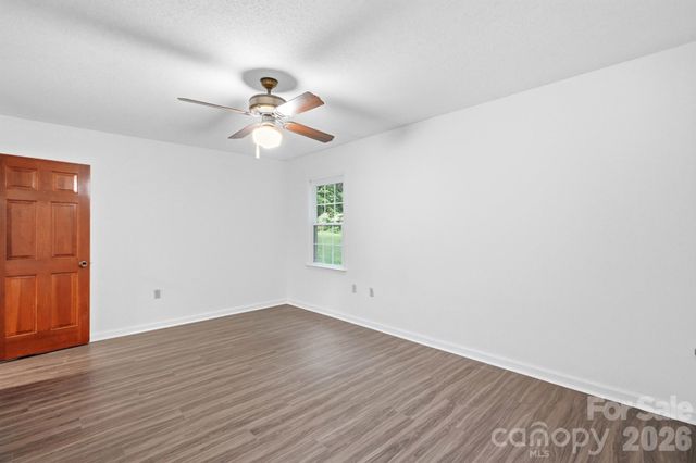 10211 Meadow Hollow Drive, Charlotte, NC 28227