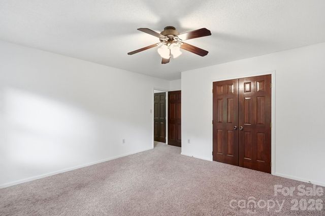 10211 Meadow Hollow Drive, Charlotte, NC 28227