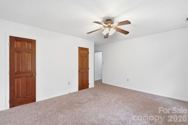 10211 Meadow Hollow Drive, Charlotte, NC 28227
