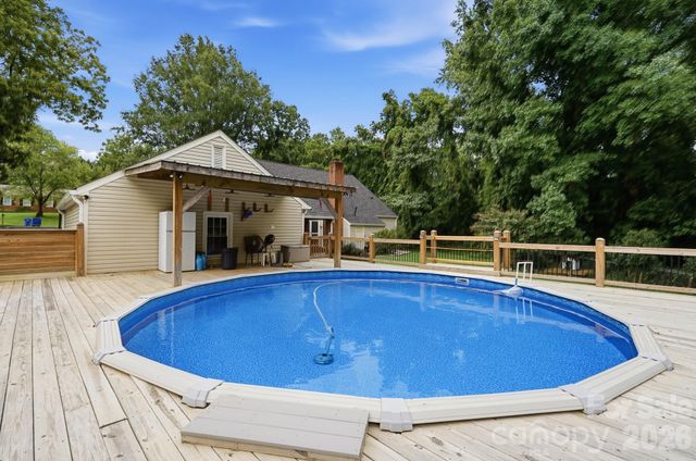 10211 Meadow Hollow Drive, Charlotte, NC 28227