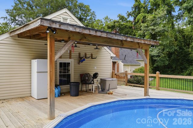 10211 Meadow Hollow Drive, Charlotte, NC 28227