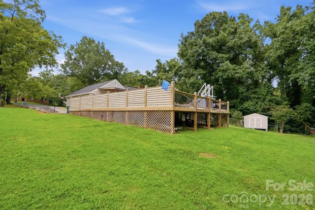 10211 Meadow Hollow Drive, Charlotte, NC 28227