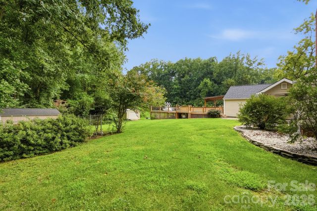 10211 Meadow Hollow Drive, Charlotte, NC 28227
