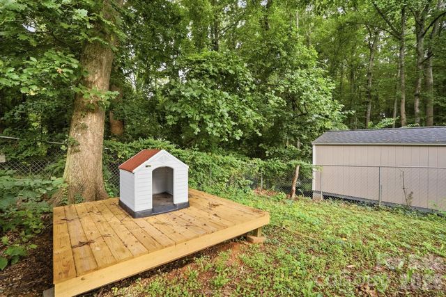 10211 Meadow Hollow Drive, Charlotte, NC 28227