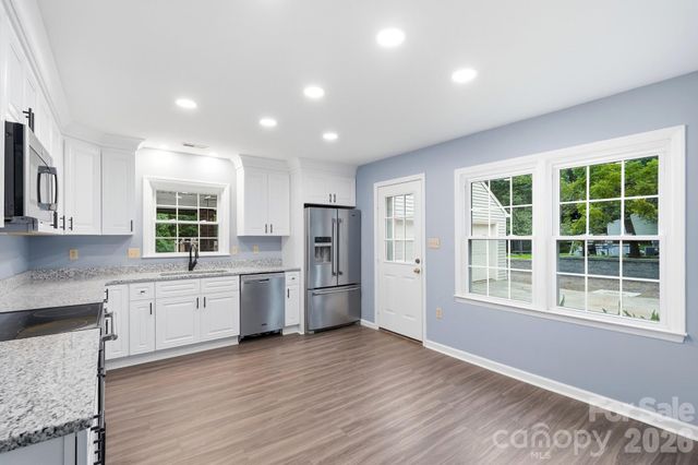 10211 Meadow Hollow Drive, Charlotte, NC 28227