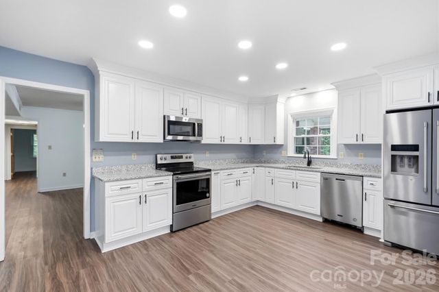 10211 Meadow Hollow Drive, Charlotte, NC 28227