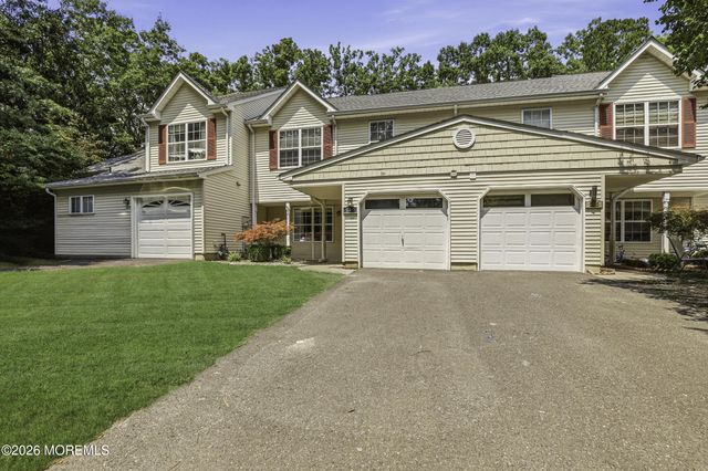 549 Woodbine Lane, Lakewood, NJ 08701