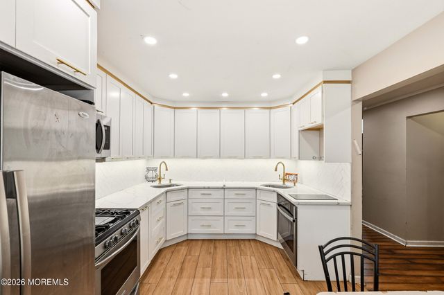 549 Woodbine Lane, Lakewood, NJ 08701