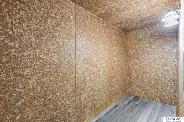 939 S 89th Street, Omaha, NE 68114