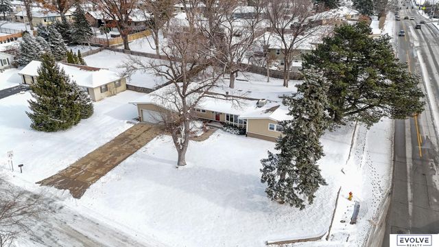 939 S 89th Street, Omaha, NE 68114