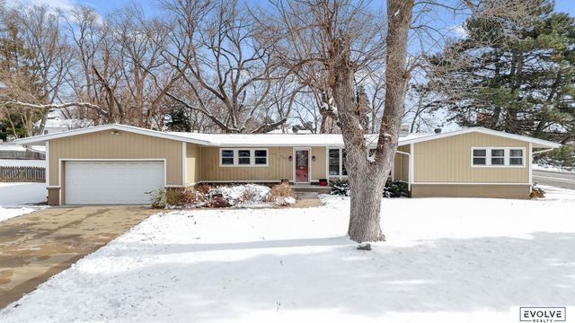 939 S 89th Street, Omaha, NE 68114