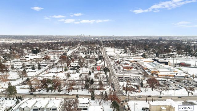 939 S 89th Street, Omaha, NE 68114