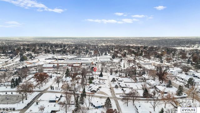 939 S 89th Street, Omaha, NE 68114