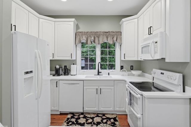 48574 Red Oak Drive, Shelby Twp, MI 48315