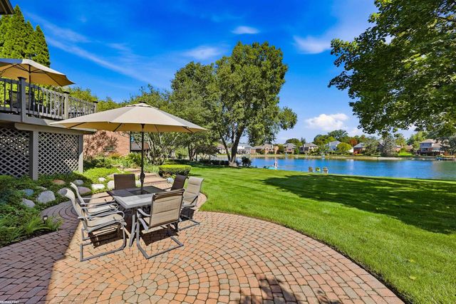 48574 Red Oak Drive, Shelby Twp, MI 48315