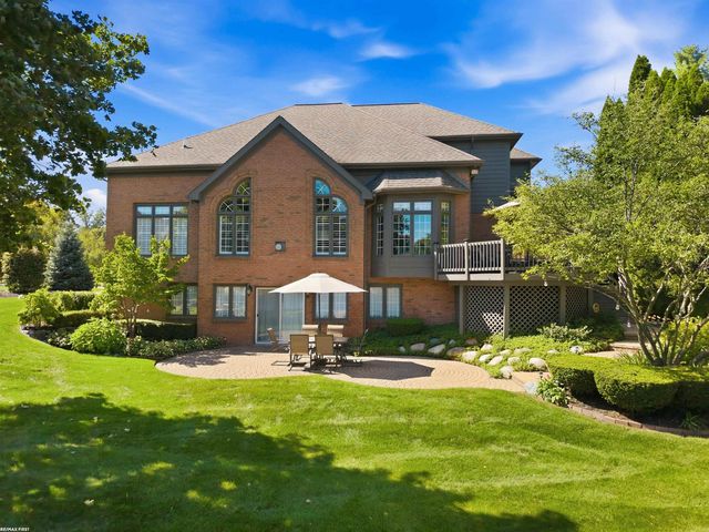 48574 Red Oak Drive, Shelby Twp, MI 48315