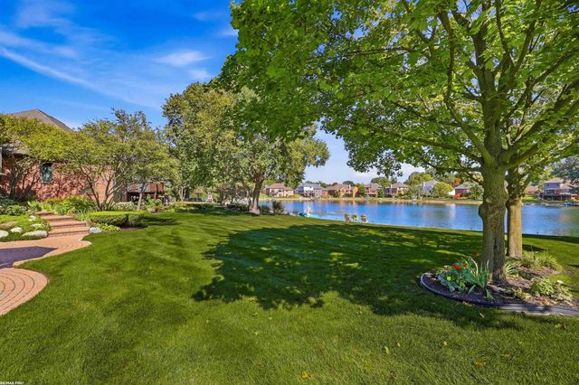 48574 Red Oak Drive, Shelby Twp, MI 48315