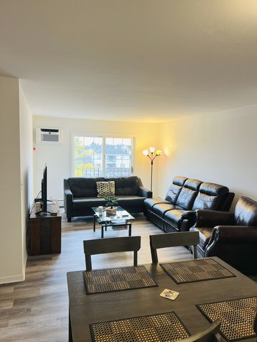 101 ELK Trail 300, Carol Stream, IL 60188