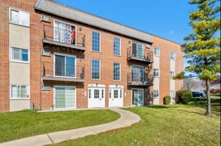 101 ELK Trail 300, Carol Stream, IL 60188
