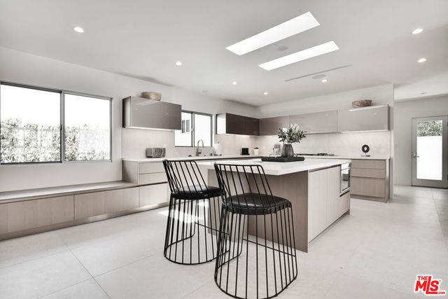 8908 Alto Cedro Drive, Beverly Hills, CA 90210