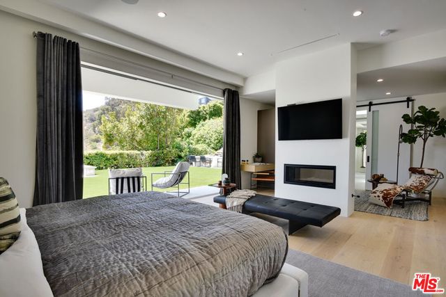 8908 Alto Cedro Drive, Beverly Hills, CA 90210