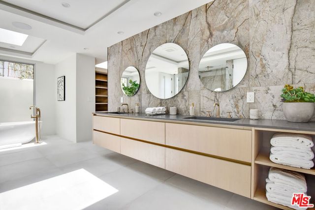 8908 Alto Cedro Drive, Beverly Hills, CA 90210