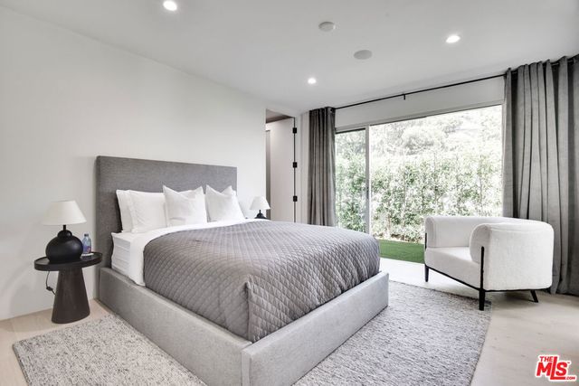 8908 Alto Cedro Drive, Beverly Hills, CA 90210