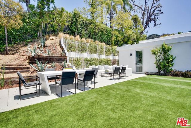 8908 Alto Cedro Drive, Beverly Hills, CA 90210