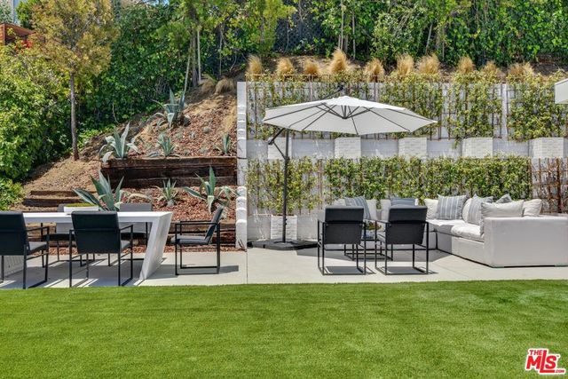 8908 Alto Cedro Drive, Beverly Hills, CA 90210
