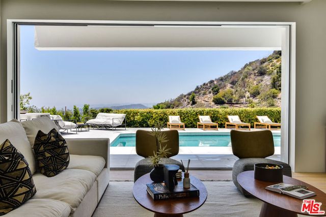 8908 Alto Cedro Drive, Beverly Hills, CA 90210